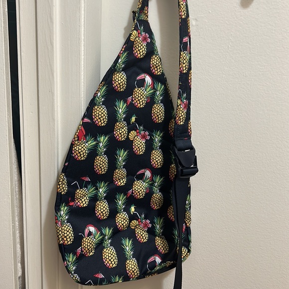 Vera Bradley. One strap backpack - Picture 2 of 2